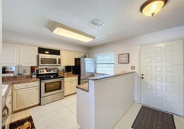 Photo 4 of Condo for sale at 1801 Mariner Dr #20, Tarpon Springs, FL 34689 | MLS# TB8546998 | Listing updated on 2026-09-11