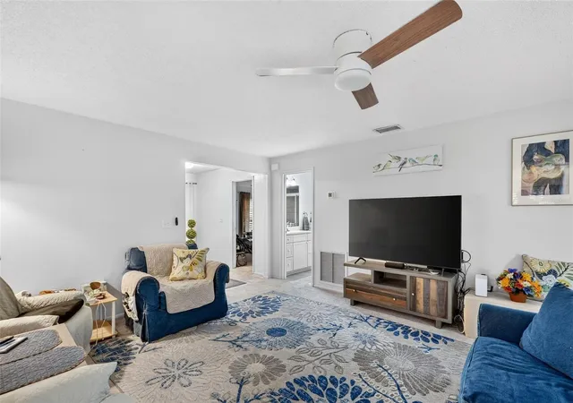 Photo 2 of Condo for sale at 7283 Eleanor Cir, Sarasota, FL 34243 | MLS# A4705601 | Listing updated on 2026-09-28