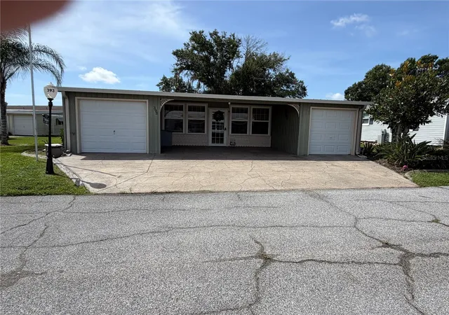 Photo 1 of Sale Pending at 393 York Cottage Dr, Haines City, FL 33844 | MLS# L4964934 | Listing updated on 2026-09-22