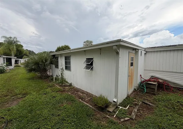 Photo 4 of Single family home for sale at 112 Holiday Ln, Auburndale, FL 33823 | MLS# O6440504 | Listing updated on 2026-10-07
