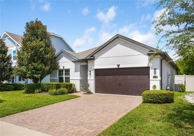 Photo 3 of Single family home for sale at 154 Oakmont Reserve Cir, Longwood, FL 32750 | MLS# O6440507 | Listing updated on 2026-10-09