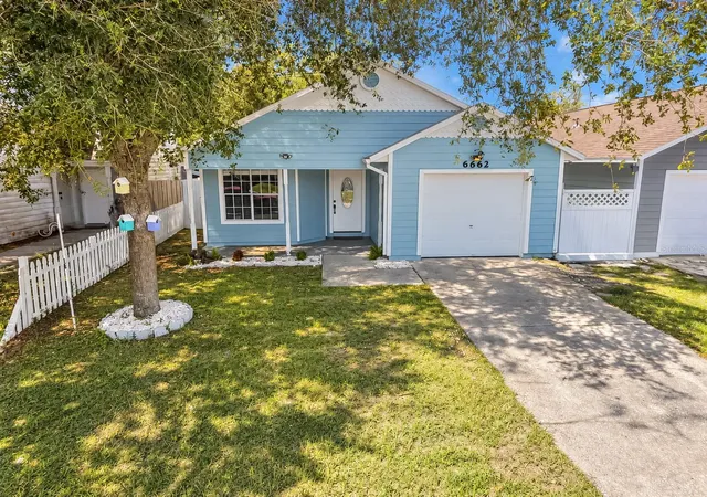 Photo 4 of Single family home for sale at 6662 Ryan Chase Ct, Orlando, FL 32810 | MLS# O6440515 | Listing updated on 2026-09-11