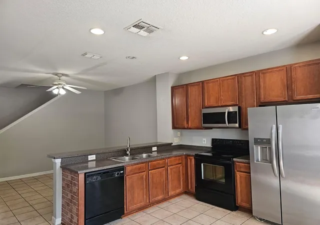 Photo 4 of Townhouse for sale at 5116 Dominica Dr, Kissimmee, FL 34746 | MLS# S5157261 | Listing updated on 2026-09-11