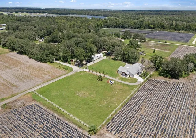 Photo 3 of Single family home for sale at 2515 Ragins Ln, Plant City, FL 33567 | MLS# TB8547078 | Listing updated on 2026-09-11
