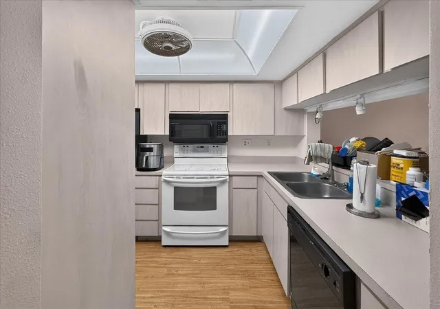 Photo 3 of Condo for sale at 90 S Highland Ave #317, Tarpon Springs, FL 34689 | MLS# TB8547109 | Listing updated on 2026-09-11