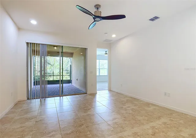 Photo 3 of Single family home for sale at 3443 Fallbrook Dr, Kissimmee, FL 34759 | MLS# S5157274 | Listing updated on 2026-09-30