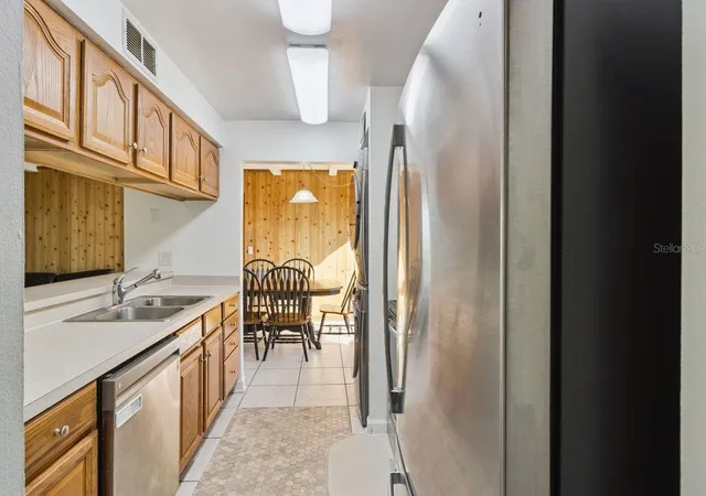 Listing Photo 4 - Condo for sale in building located at 109 La Casa, LAKE WALES, FL 33898 - Unit #109