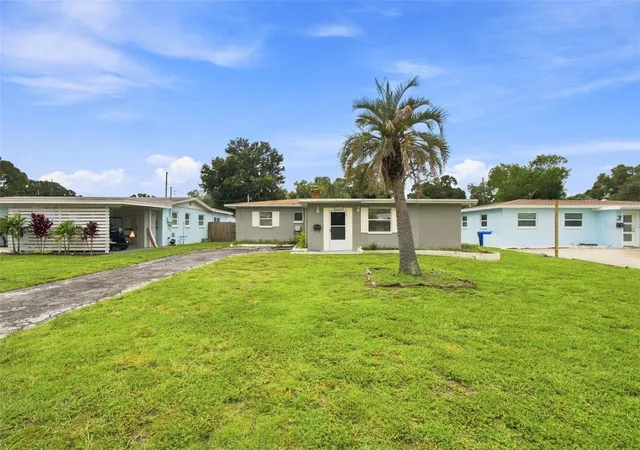 Photo 2 of Single family home for sale at 7718 33rd Avenue N, Saint Petersburg, FL 33710 | MLS# TB8547170 | Listing updated on 2026-10-01