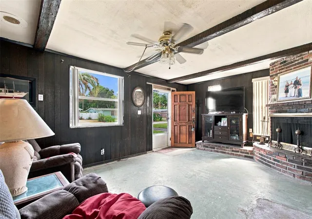 Photo 3 of Single family home for sale at 7718 33rd Avenue N, Saint Petersburg, FL 33710 | MLS# TB8547170 | Listing updated on 2026-10-01