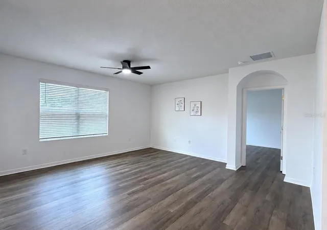 Photo 3 of Single family home for sale at 4275 NE 31st Street, Ocala, FL 34470 | MLS# R4911970 | Listing updated on 2026-09-23