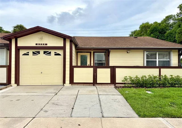 Townhouse for sale at 5800 Sagunto St, ORLANDO, FL 32807 | MLS# O6440622