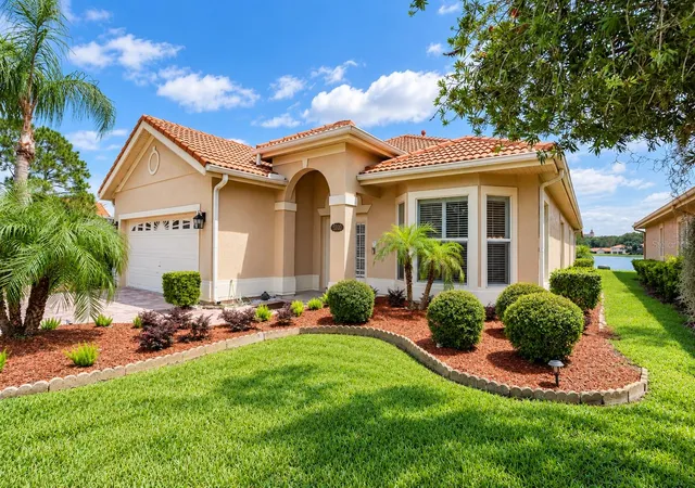 Photo 2 of Single family home for sale at 5200 Watervista Dr, Orlando, FL 32821 | MLS# O6440624 | Listing updated on 2026-09-12