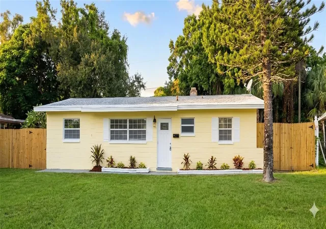Photo 1 of Single family home for sale at 4161 Bluefish Dr Se, Saint Petersburg, FL 33705 | MLS# TB8547220 | Listing updated on 2026-09-23