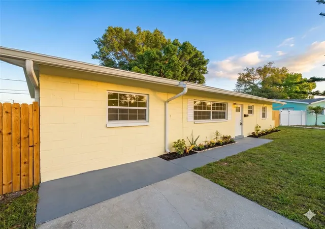 Photo 2 of Single family home for sale at 4161 Bluefish Dr Se, Saint Petersburg, FL 33705 | MLS# TB8547220 | Listing updated on 2026-09-23