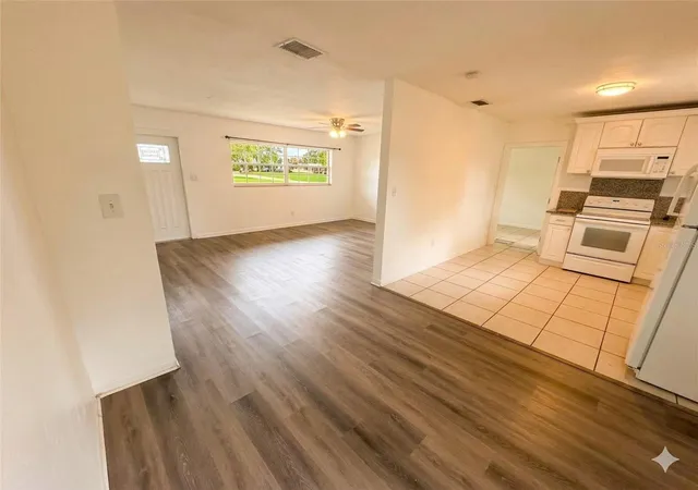 Photo 4 of Single family home for sale at 4161 Bluefish Dr SE, Saint Petersburg, FL 33705 | MLS# TB8547220 | Listing updated on 2026-09-23