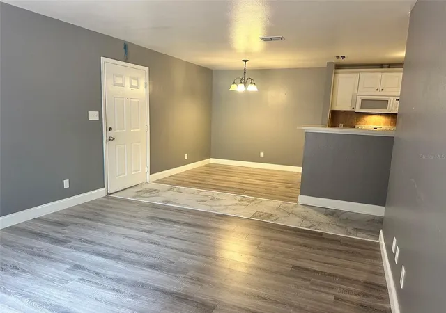Photo 4 of Condo for sale at 1400 Gandy Blvd N #803, Saint Petersburg, FL 33702 | MLS# TB8547225 | Listing updated on 2026-09-11
