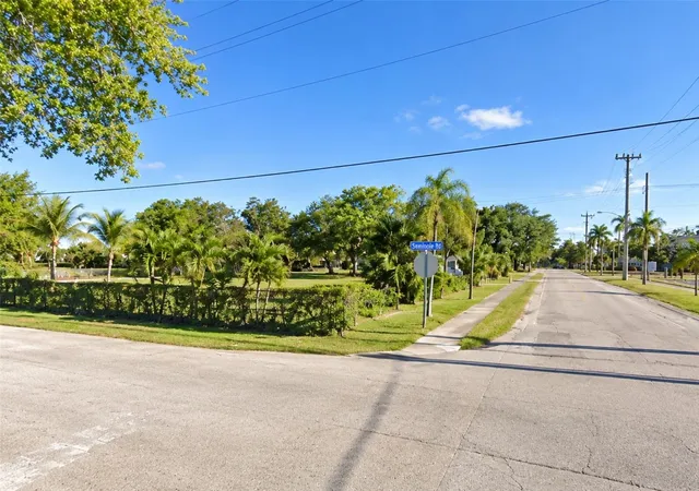 Photo 4 of Land for sale at 1001 Tarpon St, Fort Myers, FL 33916 | MLS# S5157297 | Listing updated on 2026-09-10