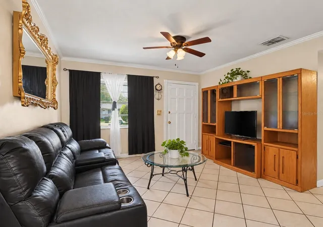 Photo 2 of Single family home for sale at 322 Ne 9th Street, Mulberry, FL 33860 | MLS# TB8547264 | Listing updated on 2026-10-02