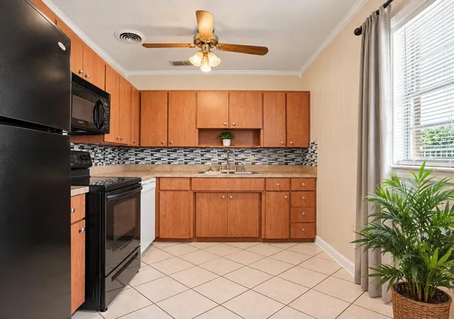 Photo 3 of Single family home for sale at 322 NE 9th Street, Mulberry, FL 33860 | MLS# TB8547264 | Listing updated on 2026-10-02