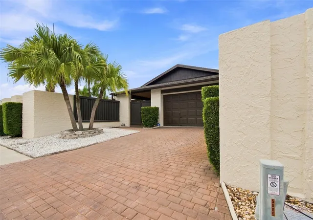 Photo 3 of Single family home for sale at 5005 Paloma Dr, Tampa, FL 33624 | MLS# W7889381 | Listing updated on 2026-09-26