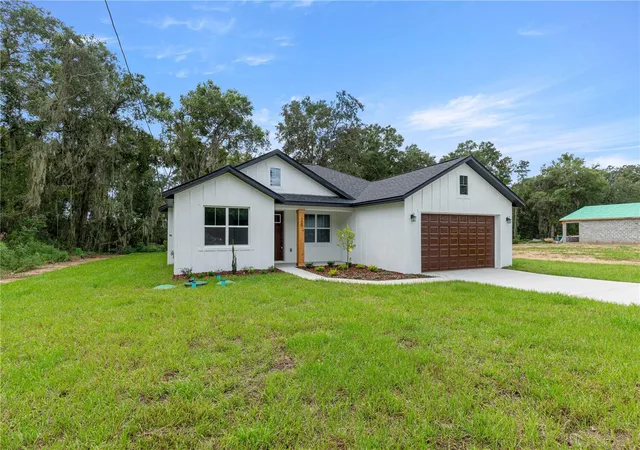 Photo 1 of Single family home for sale at 100 Willow Rd, Ocala, FL 34472 | MLS# OM732022 | Listing updated on 2026-09-15