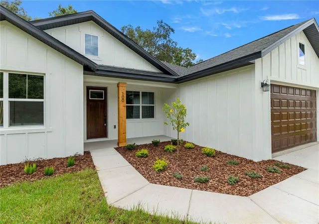Photo 3 of Single family home for sale at 100 Willow Rd, Ocala, FL 34472 | MLS# OM732022 | Listing updated on 2026-09-15