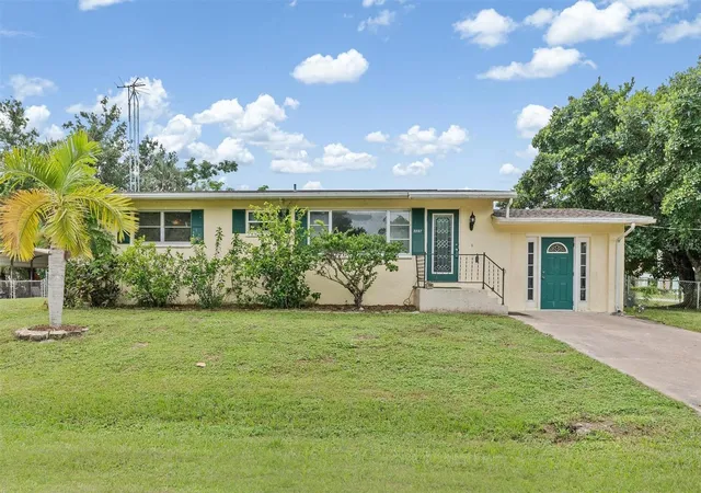 Photo 1 of Single family home for sale at 2205 Dixie Ave, Punta Gorda, FL 33950 | MLS# C7530592 | Listing updated on 2026-09-11