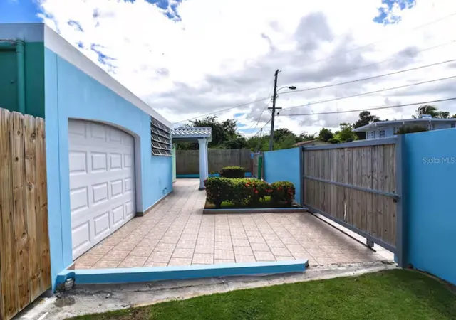 Photo 3 of Single family home for sale at Urb La Roca St F 109, Fajardo, PR 00738 | MLS# PR9124082 | Listing updated on 2026-09-26