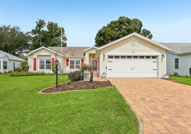 Photo 1 of Single family home for sale at 25121 Meriweather Rd, Leesburg, FL 34748 | MLS# G5117620 | Listing updated on 2026-09-13