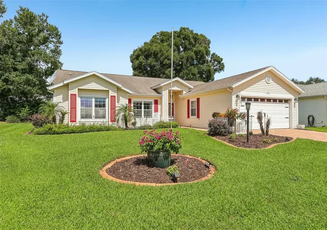 Photo 2 of Single family home for sale at 25121 Meriweather Rd, Leesburg, FL 34748 | MLS# G5117620 | Listing updated on 2026-09-13