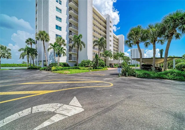 Listing Photo 5 - Condo for sale in building located at 9393 Midnight Pass Rd, SIESTA KEY, FL 34242 - Unit #205