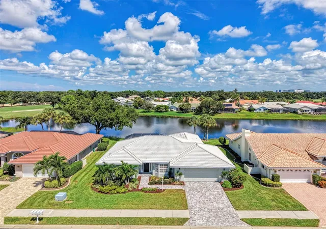 Photo 2 of Sale Pending at 1568 Waterford Dr, Venice, FL 34292 | MLS# N6145709 | Listing updated on 2026-09-22