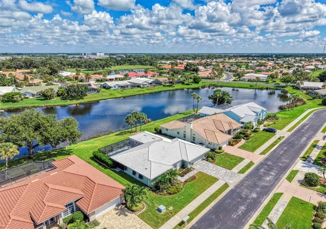 Photo 3 of Single Family Residence at 1568 Waterford Dr, Venice, FL 34292 | MLS# N6145709 | | Sold on 2026-10-13