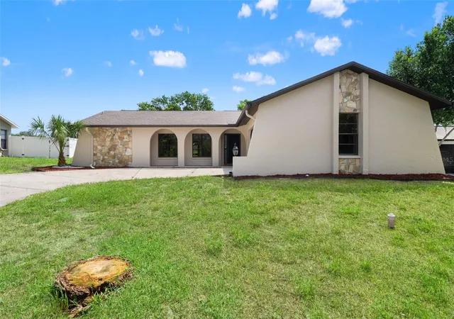 Photo 1 of Single family home for sale at 5138 Mentmore Ave, Spring Hill, FL 34606 | MLS# W7889396 | Listing updated on 2026-10-01
