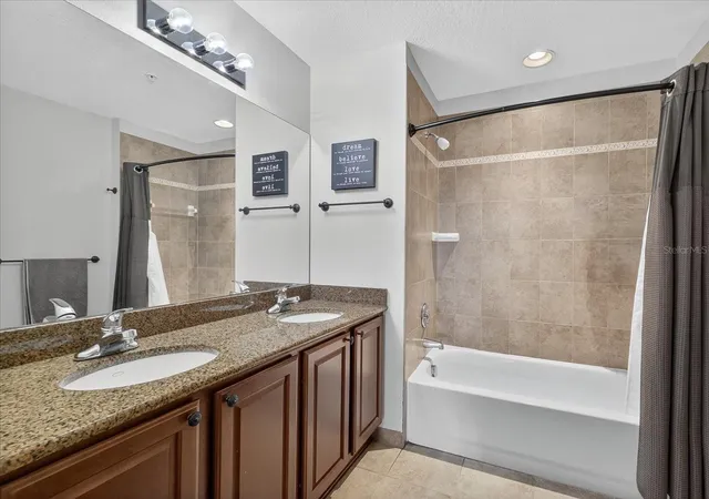 Listing Photo 4 - Condo for sale in building located at 300 State St E, OLDSMAR, FL 34677 - Unit #326