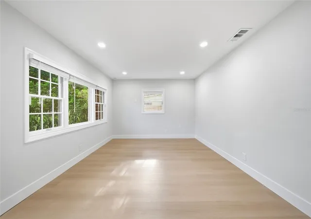 Photo 4 of Single family home for sale at 5401 E 98th Avenue, Temple Terrace, FL 33617 | MLS# TB8547417 | Listing updated on 2026-10-20
