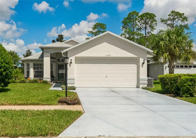 Photo 2 of Single family home for sale at 11849 Aranda Ct, Hudson, FL 34667 | MLS# W7889400 | Listing updated on 2026-09-14