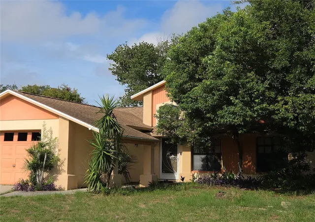 Photo 2 of Single family home for sale at 8120 Golden Bear Loop, Port Richey, FL 34668 | MLS# W7889401 | Listing updated on 2026-09-21