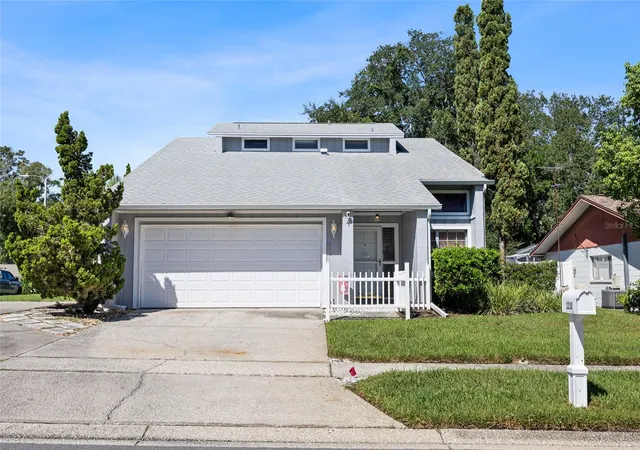 Photo 2 of Single family home for sale at 2210 Citrus Hl Rd, Palm Harbor, FL 34683 | MLS# W7889404 | Listing updated on 2026-10-10