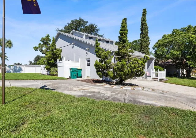 Photo 3 of Single family home for sale at 2210 Citrus Hl Rd, Palm Harbor, FL 34683 | MLS# W7889404 | Listing updated on 2026-10-10