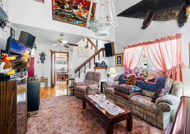 Photo 4 of Single family home for sale at 2210 Citrus Hl Rd, Palm Harbor, FL 34683 | MLS# W7889404 | Listing updated on 2026-10-10