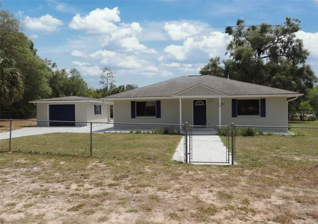 Photo 1 of Single family home for sale at 13250 Ne 52nd Place, Williston, FL 32696 | MLS# OM732060 | Listing updated on 2026-09-11
