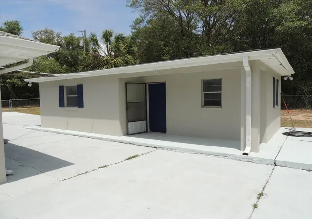 Photo 4 of Single family home for sale at 13250 NE 52nd Place, Williston, FL 32696 | MLS# OM732060 | Listing updated on 2026-09-11
