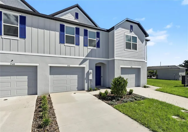 Photo 2 of Townhouse for sale at 3512 Eagles Xing Way, Lakeland, FL 33803 | MLS# O6440842 | Listing updated on 2026-10-07