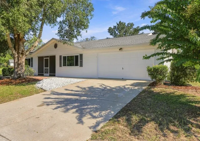 Photo 3 of Single family home for sale at 8771 SW 116th Lane Rd, Ocala, FL 34481 | MLS# OM732064 | Listing updated on 2026-09-13
