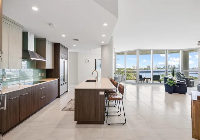 Photo 3 of Condo for sale at 3401 Bayshore Blvd #503, Tampa, FL 33629 | MLS# TB8547537 | Listing updated on 2026-09-11