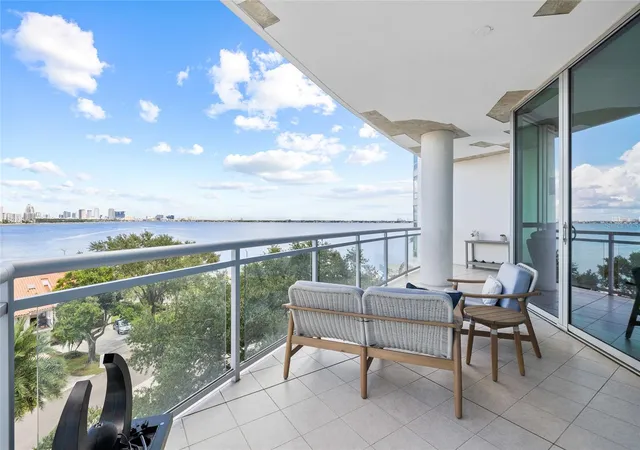 Photo 3 of Condo for sale at 3401 Bayshore Blvd #503, Tampa, FL 33629 | MLS# TB8547537 | Listing updated on 2026-09-11