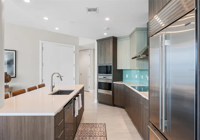 Photo 4 of Condo for sale at 3401 Bayshore Blvd #503, Tampa, FL 33629 | MLS# TB8547537 | Listing updated on 2026-09-11