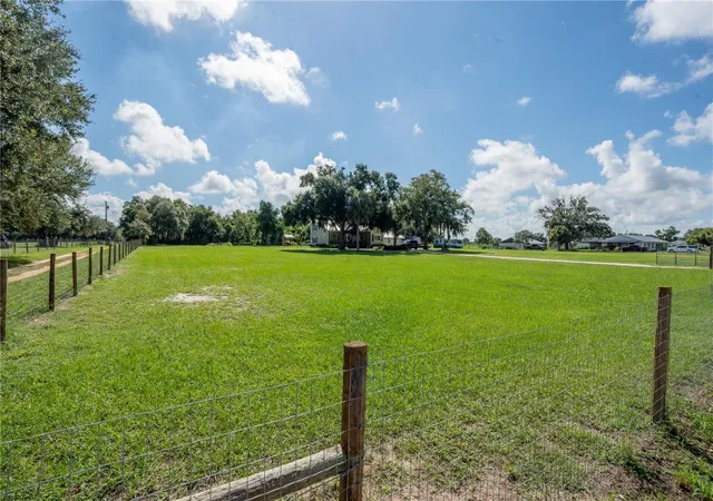 Photo 3 of Single family home for sale at 2124 Fox Run Ln, Lake Wales, FL 33898 | MLS# L4964975 | Listing updated on 2026-09-15