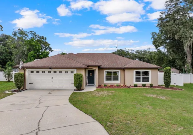 Photo 1 of Sale Pending at 854 Arawana Dr, Orange City, FL 32763 | MLS# V4951220 | Listing updated on 2026-09-15